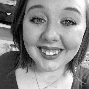 Meet your Posher, Carrie